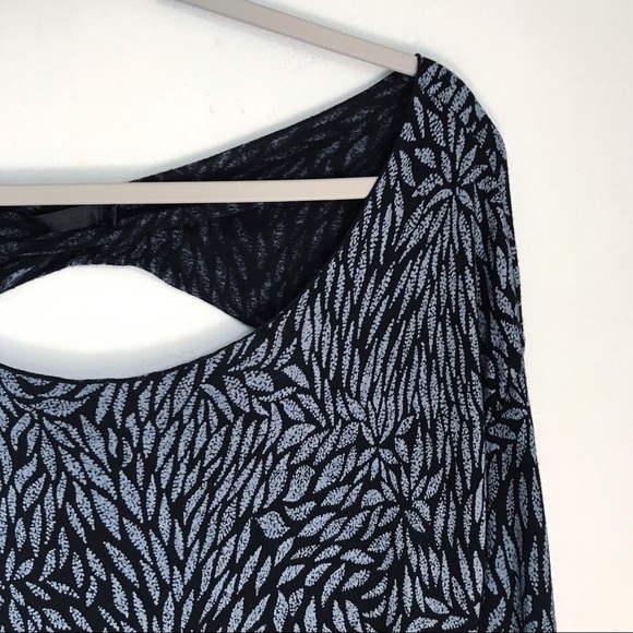 Revolve Indah Leaf Print Open Back Oversized Slouchy Top Women’s S/M Blue - Picture 3 of 14